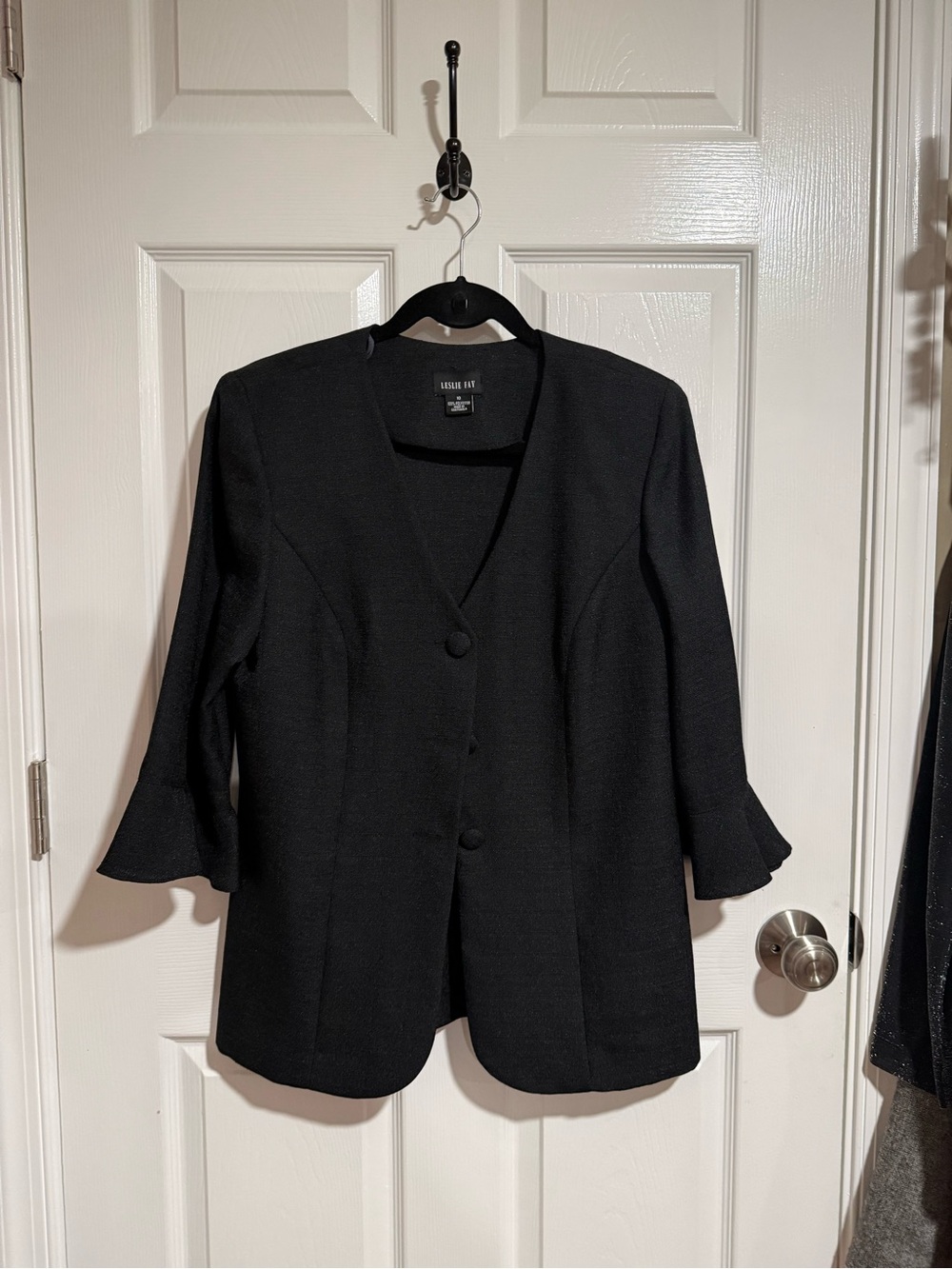 Lesley Fay size 10 Black V-Neck Button blazer